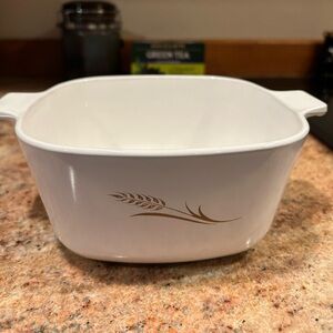 Corning ware Wheat Pattern W-1 3/4-B Casserole Dish 1 3/4 qt. Vintage 1960 era.